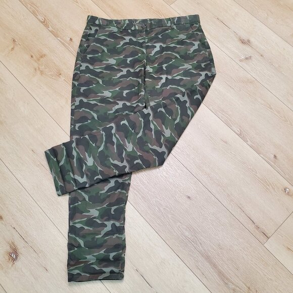 Gap Green Camo Broken In Straight Khaki Pants Womens Size 12 Grunge Military - Picture 1 of 12